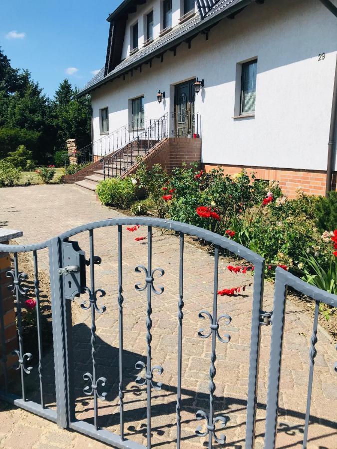 Großes Ferienzimmer Uckermark Casekow Exterior foto